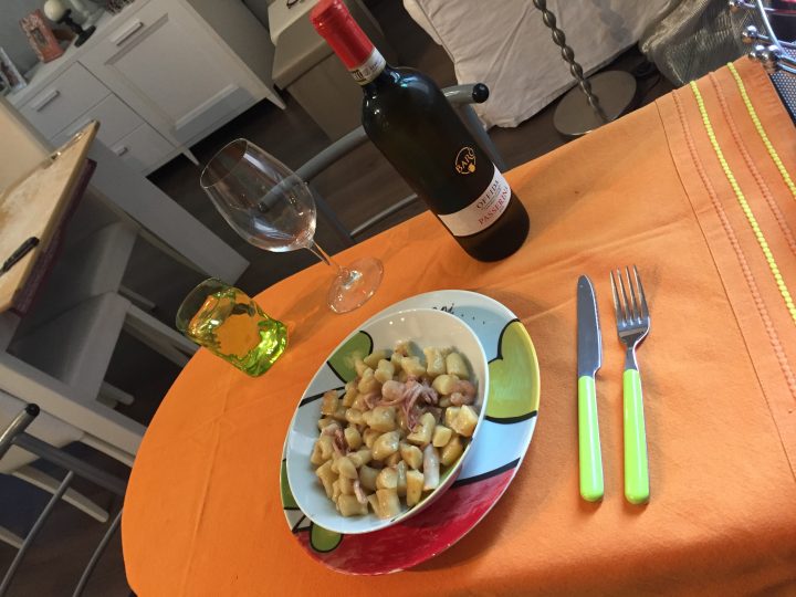 Gnocchi di patate calamari e code di gambero