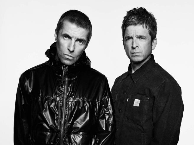 Oasis Mania: noi quarantenni non ci vogliamo vivere in questo presente