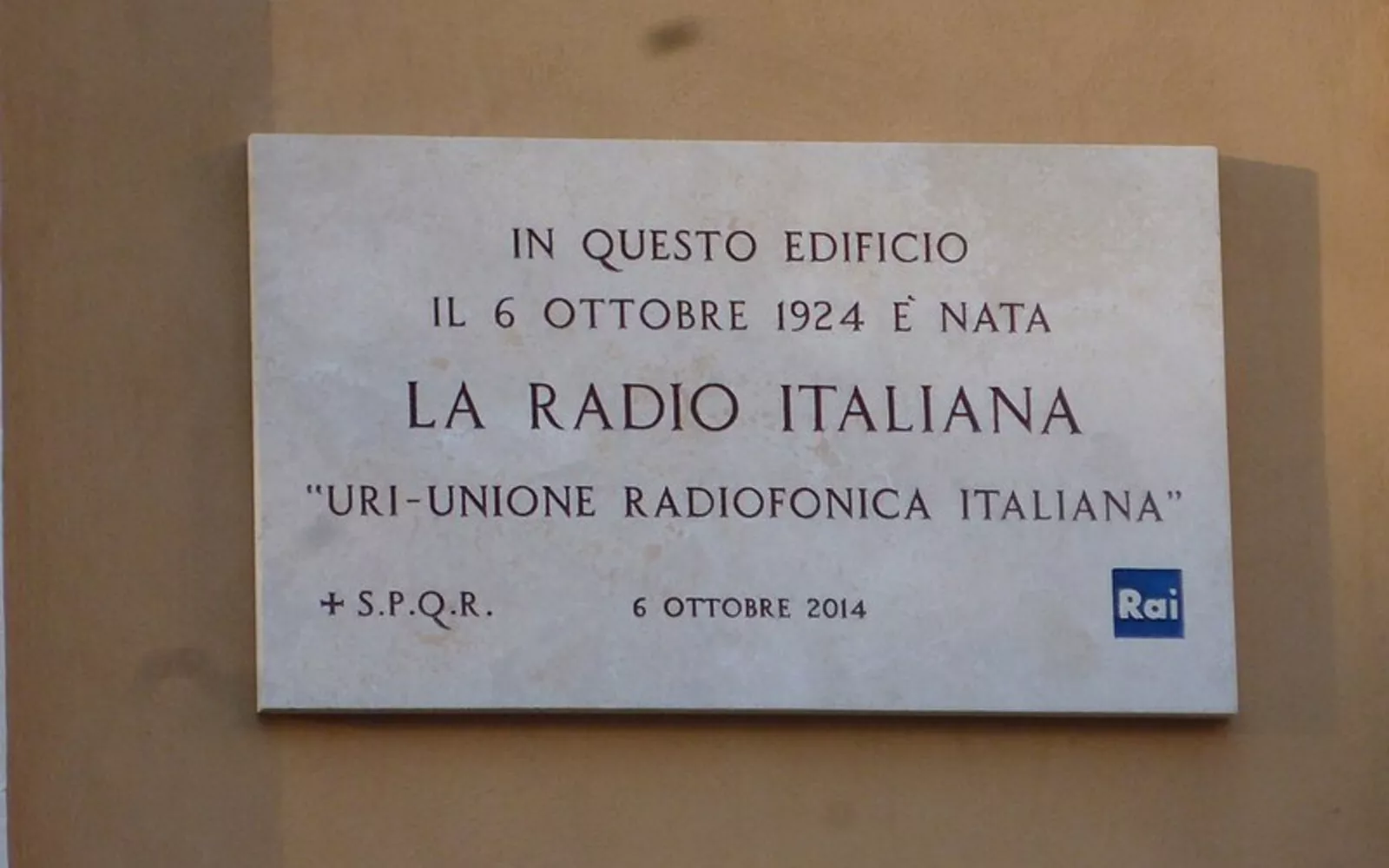 La radio fa 100: evviva la radio!